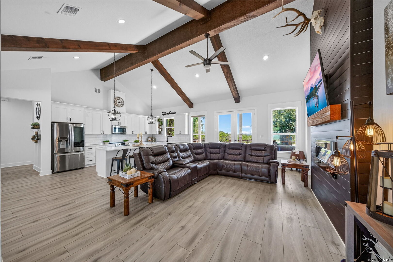 335 Saddle Mountain Dr — photo 1