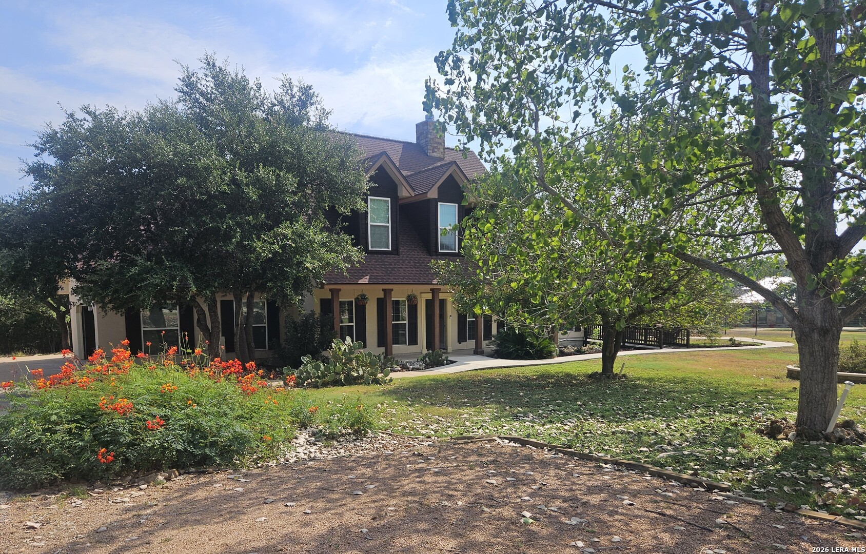 204 Falling Hls — photo 1