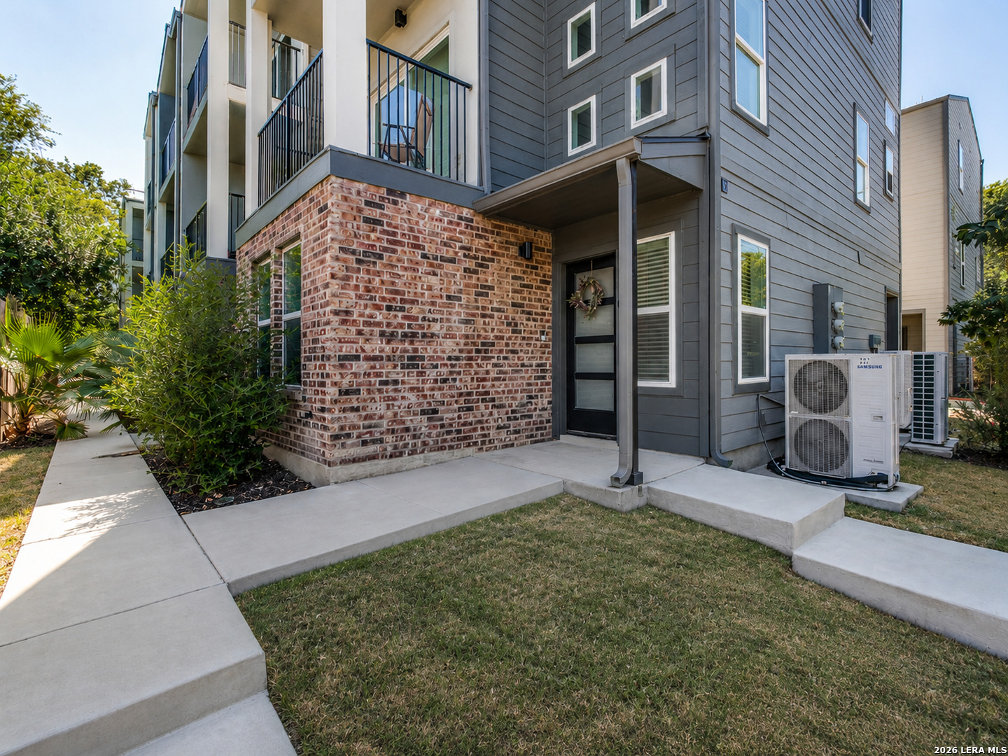 310 Tendick — photo 1