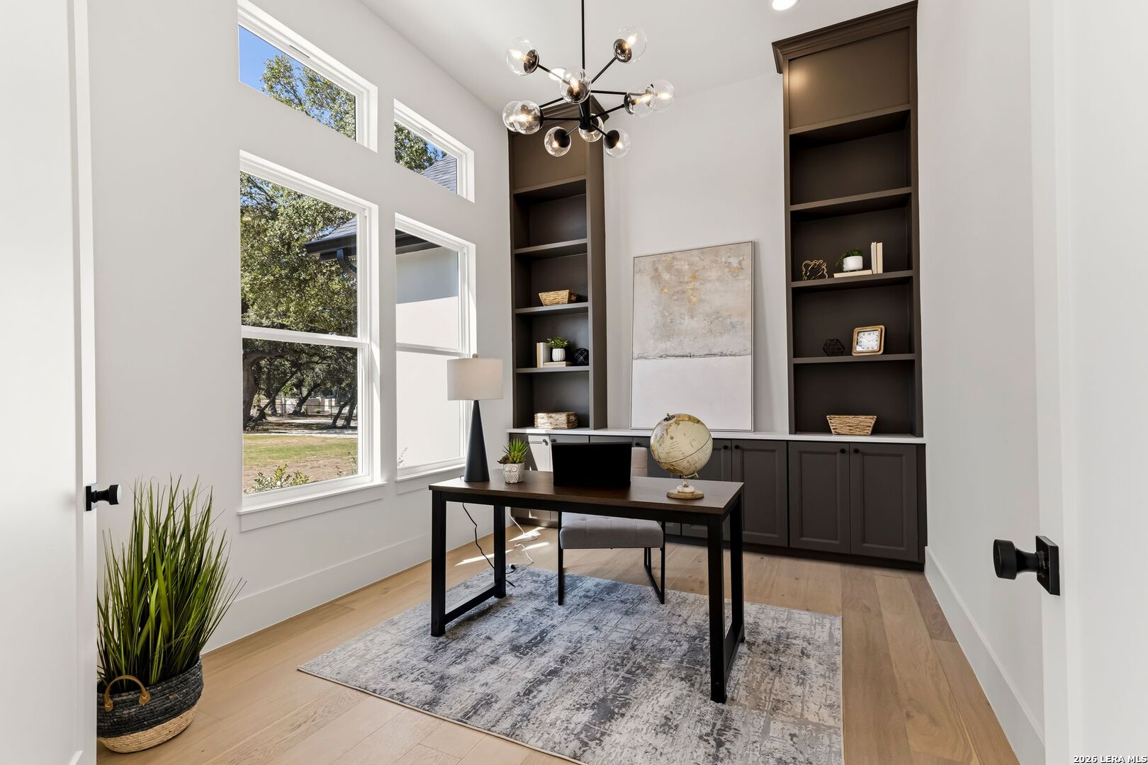 10005 Saxet Dr — photo 1