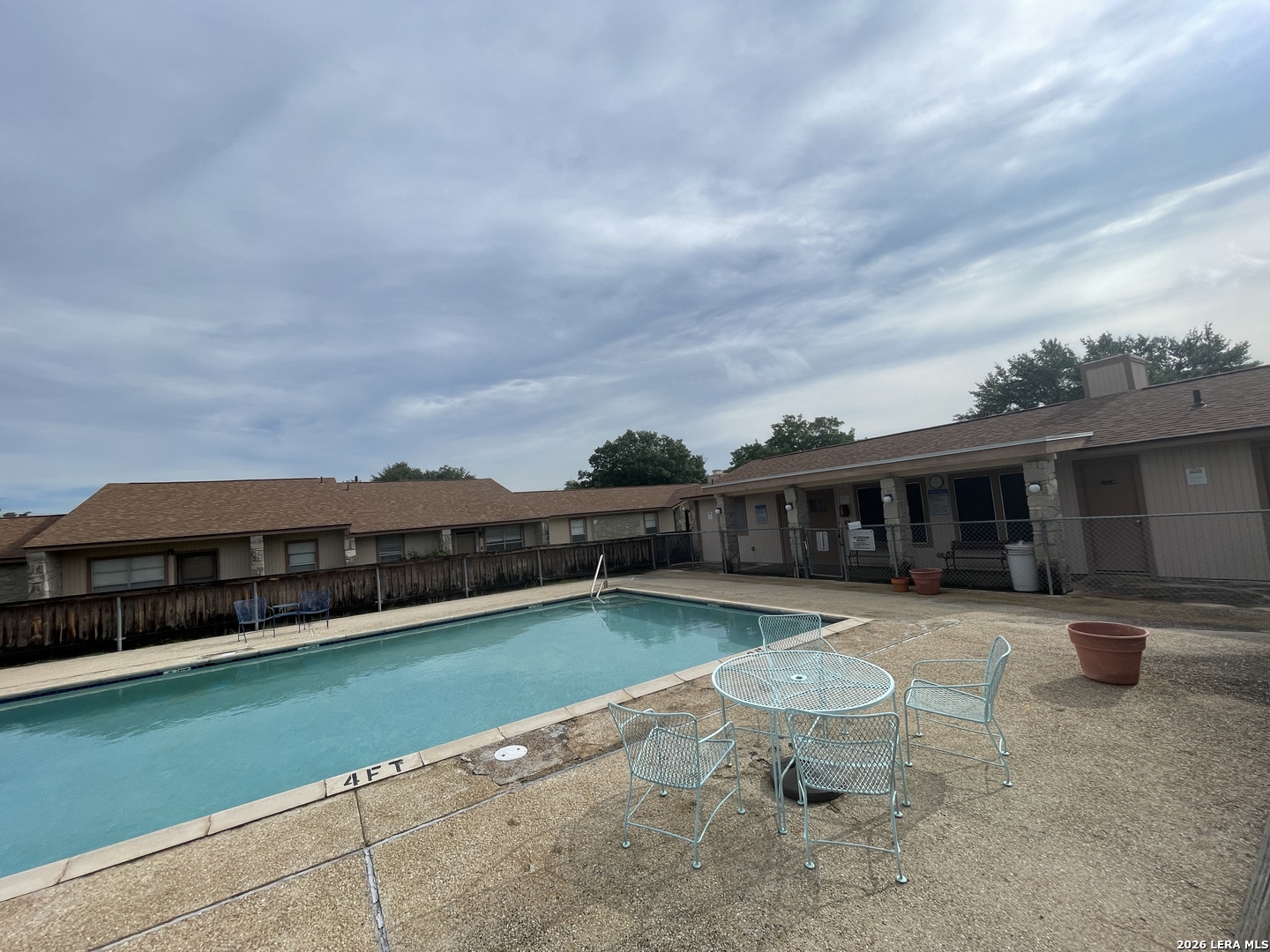 1051 Country Club — photo 1