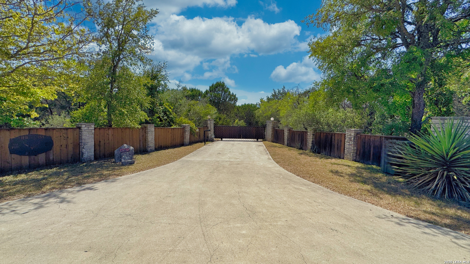 4065 Cypress Creek Road — photo 1