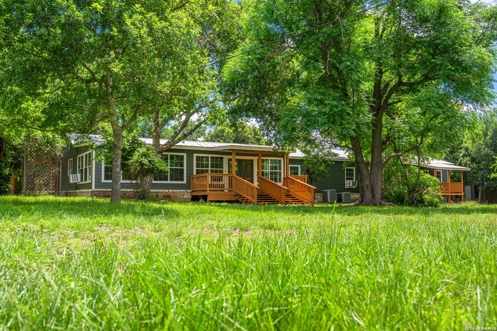 242 Lillian Dr — photo 1