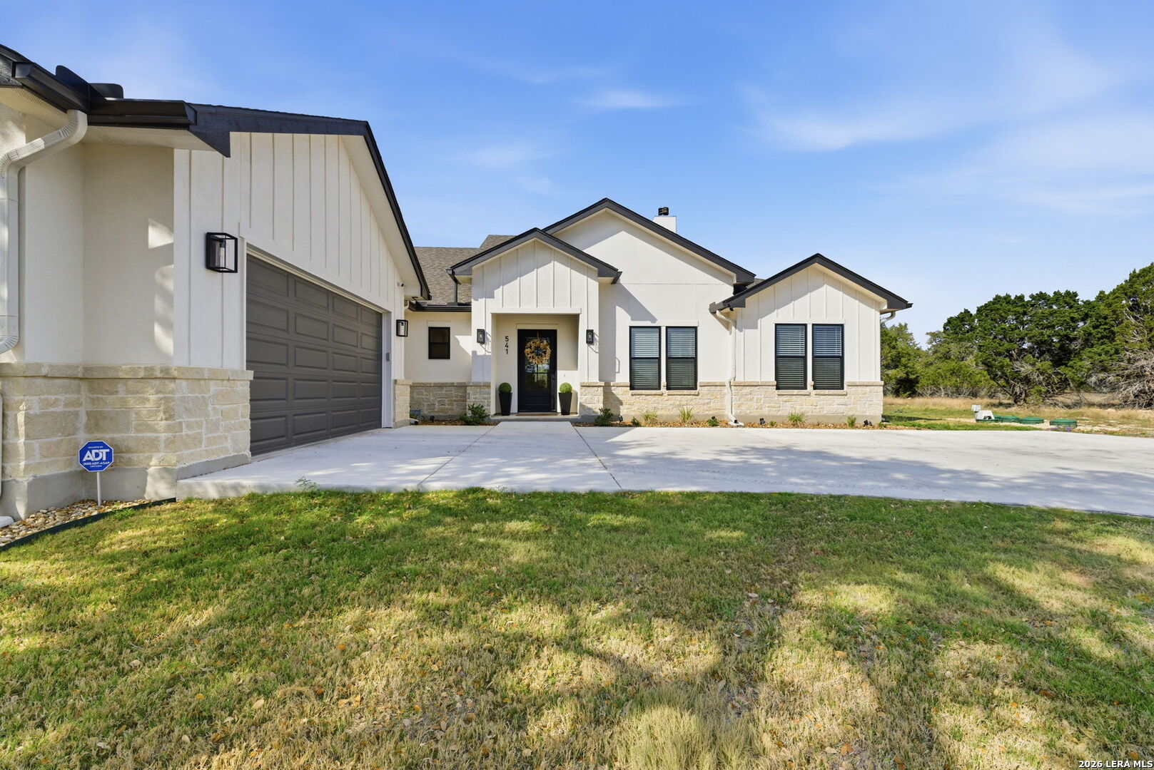 541 Rio Azul Dr — photo 1