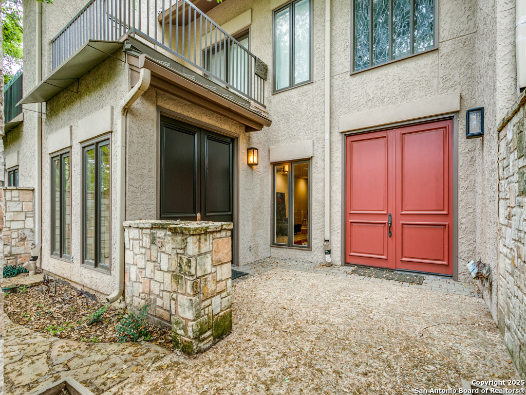 8000 Donore Pl — photo 1
