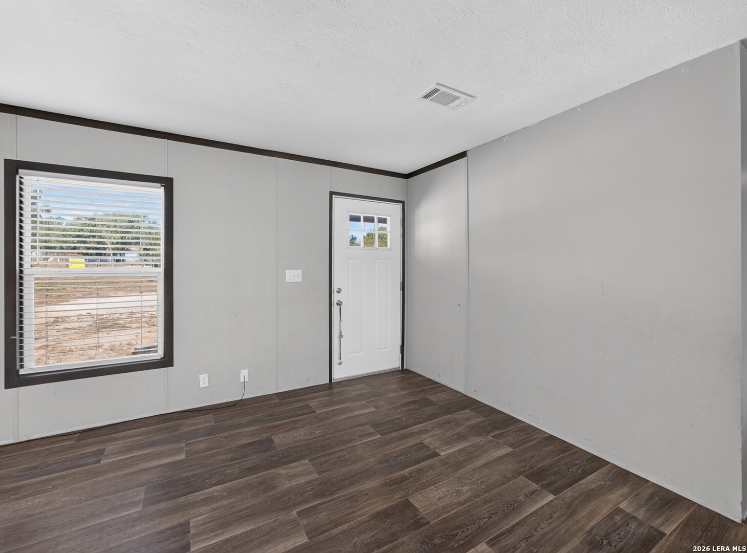 209 Sandy Oaks Dr — photo 1