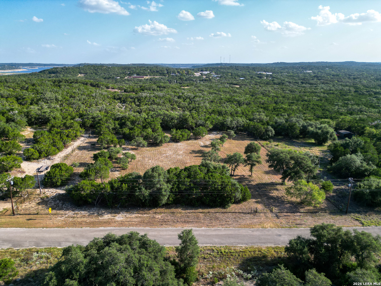 209 Lakeside Dr — photo 1