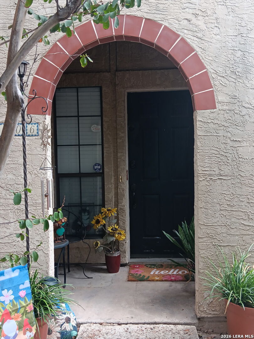 6100 Woodlake Pkwy — photo 1