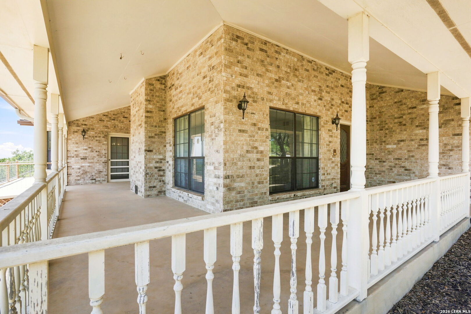 5691 Circle Oak Dr — photo 1