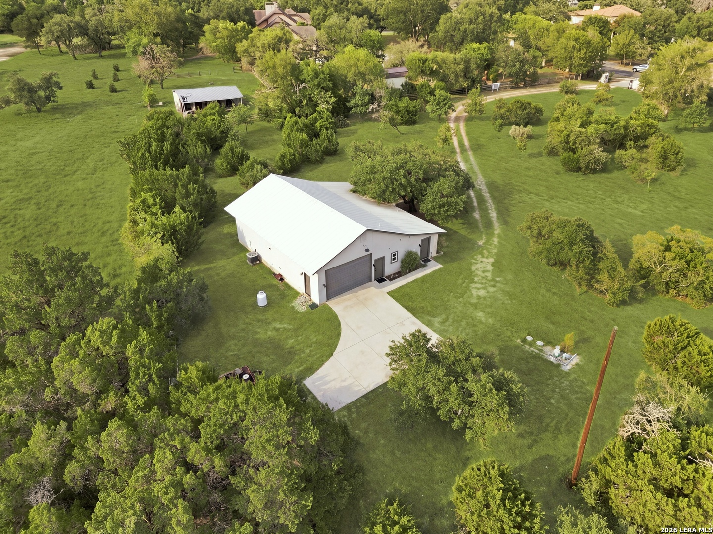 9542 Majestic Oak Cir — photo 1
