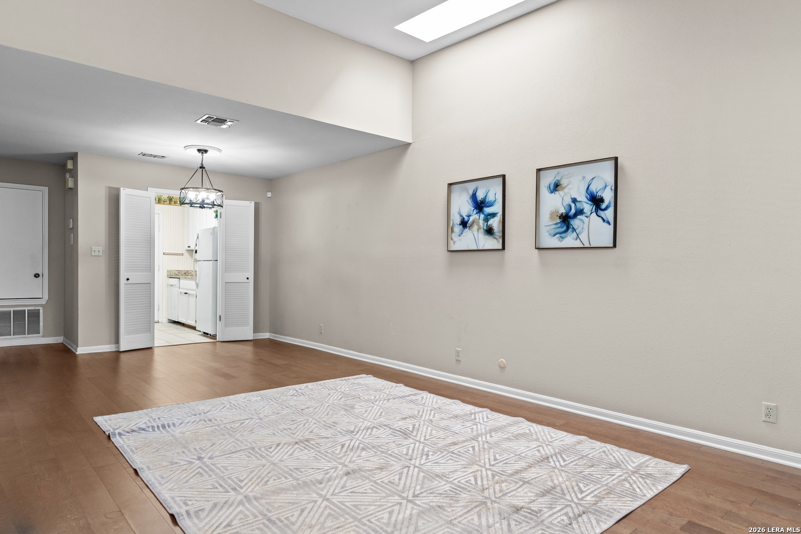 201 Craig — photo 1