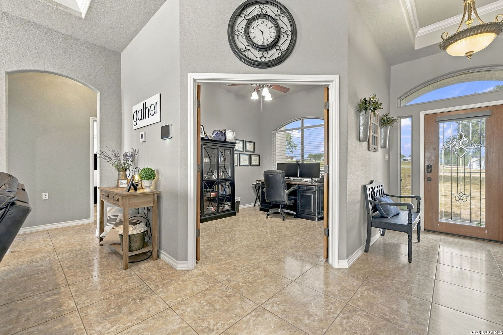 708 Lake Valley Dr — photo 1