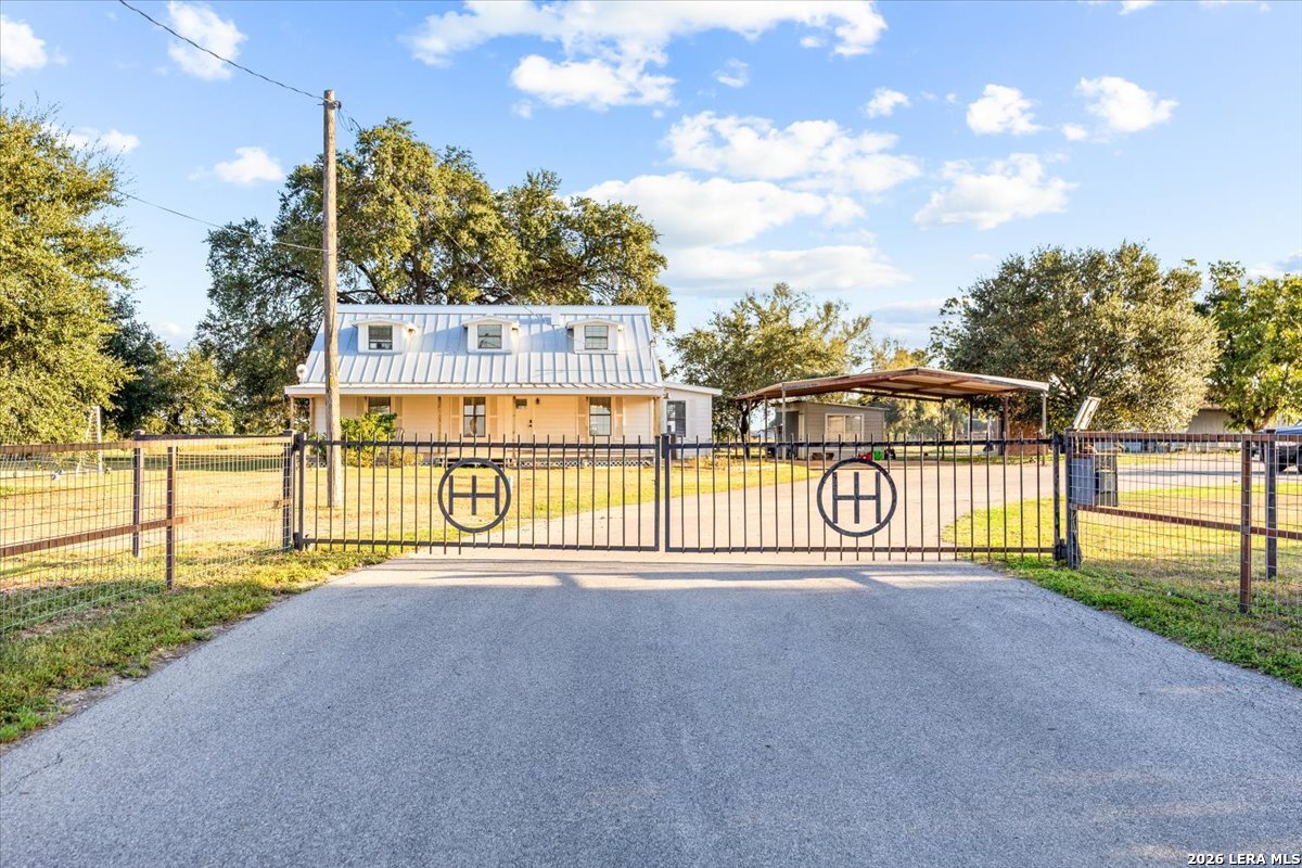 15080 Macdona Lacoste Rd — photo 1