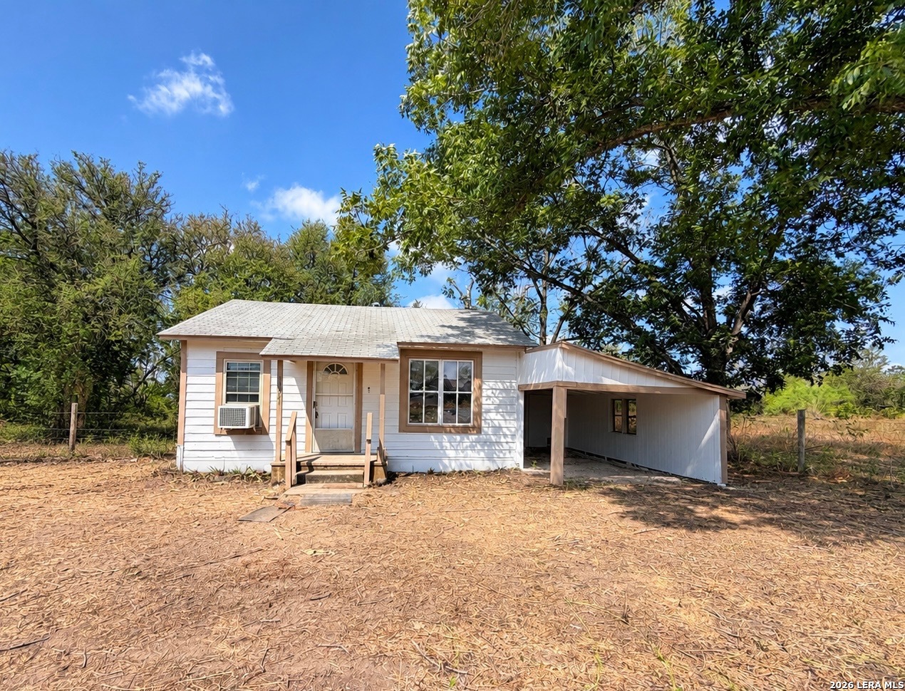19391 FM 471 S — photo 1