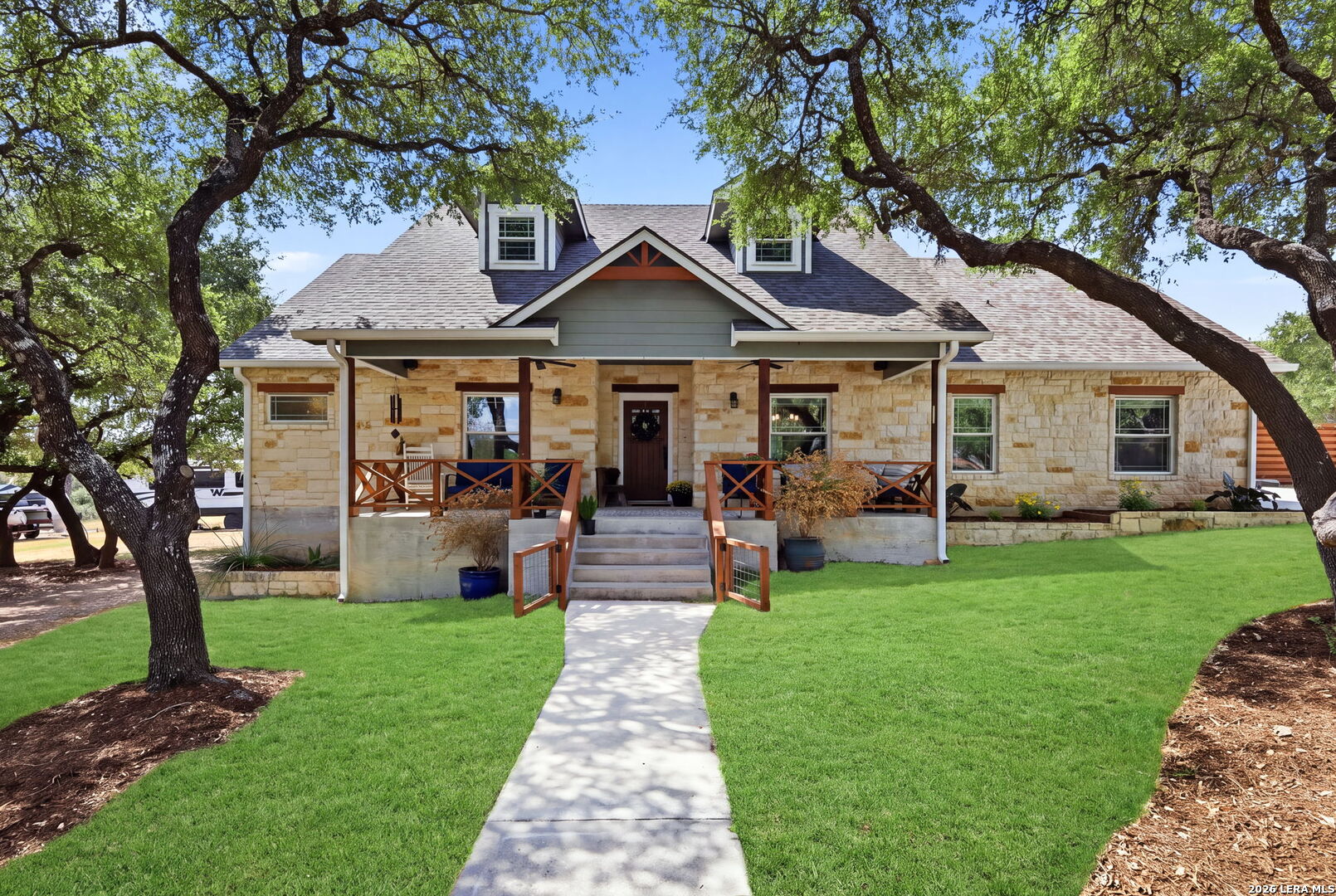 230 Oak Country — photo 1